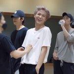 [NCT칠프] <b>안</b>무쌤 이제 강아지 배도 긁어<b>주네</b>