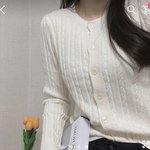 얘들아 이 니트에 바지 뭐입어야될까ㅜ