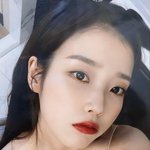 아이유 <b>눈썹</b> 어떻게 함..?