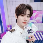 [엔하이픈] <b>성훈이</b> 뮤뱅 셀카