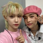 [스키즈] 밑에 <b>보석</b>십자수 테이인데!