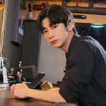 몬엑 <b>형원</b> 얼굴 봄?