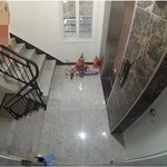 나체로 빌라 계단서 음란행위 한 현역군인···<b>CCTV</b>가 잡았다