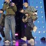 [엔하이픈] <b>성훈이</b>가 니키 업었는데 너무 컼ㅋㅋㅋ