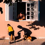 행복으로 가득한 즐거운 가족사진