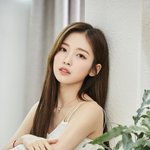 길면 늙어보이는데 조유리, 아린님은 왤케 <b>청순</b>하고 귀여우신거야?