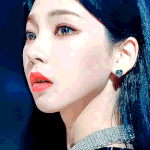 실물 보면 <b>압도</b>될 것 같은 아이돌