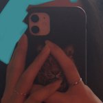 [댓글부탁혀] 나 <b>거울사진</b> 찍을때 손 이쁘단 말 많이 듣는데