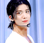 사진을 보다 3초 가만히 아이<b>컨택</b>...