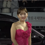 [이상형] 윤<b>송아</b> GIFF 레드카펫 러블리