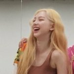 카리나 <b>금발</b>보실 분