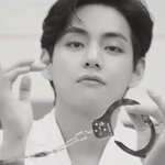 김태형 <b>수갑</b> 푸는 짤