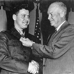 한국전쟁때 몸으로 수류탄 막아낸 미 '강철' 해병대원 별세