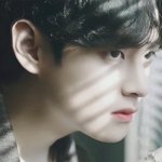 방탄 뷔 콧대는 볼수록 <b>적응</b>이 안된다