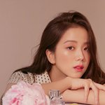 자태에 <b>우아</b>함을 담아놓은 女돌