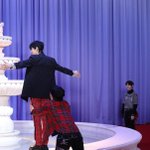 [엔하이픈] <b>성훈이</b> 항상 한발짝 뒤에서 지켜보는거