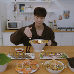 <b>문빈</b> 먹방은 밤에보면 안됨 ㅠㅠ