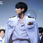 <b>등장</b>만으로 은근 기 눌리는 남돌