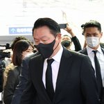 최태원, 노 전 대통령 빈소 조문…노소영이 맞아 줘