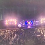 씹즈니 발에 <b>본드</b>좀 붙여주세요