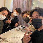 [펜타곤] 신원이 칭<b>구들</b> 만낫나봨ㅋㅋㅋㅋㅋㅋㅋㅋㅋㅋㅋㅋㅋ