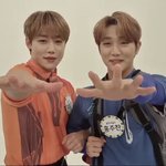 [골든차일드] 아니 누가 <b>드레스</b>코드 안알려줬어