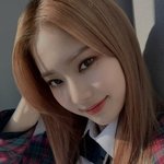 스테이씨 아이사 <b>헤어색</b> 바뀜