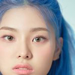 라잇썸 데뷔 후 첫 화보찍었다