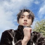 <b>윤산하</b> 자꾸 이렇게 사진 올려주면