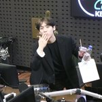 [BTOB] <b>후배님</b>이 주신 선물 소중히 가지고