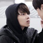 [펜타곤] 아니 이 사진 설레는 이유 알려<b>줄</b> <b>사람</b> ?