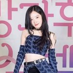 얘 <b>슈화</b>닮았다