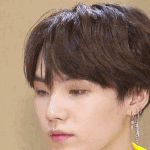 [방탄소년단] 윤기 이렇게 설레게 <b>미소</b>짓는 짤