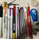 [댓글부탁해] 이게 <b>필통</b>에 뭐 많은거임?