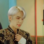 [NCT칠프] 촬영 끝나자마자 옷 여미는 거 <b>여전</b>해