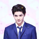 [이태용] 이 날 <b>컨페티</b> 머리 떨어뜨리는거