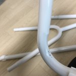 저렴한 가격에 구매했으니 <b>하자</b> 있어도 그냥 사용하라는 감성브랜드