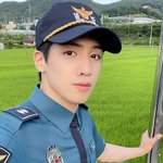 [모두드루와] 펜타곤 <b>우석</b> 제복 너무 잘 어울린다