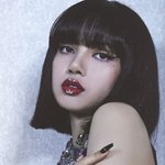 <b>리사</b> 이 스타일링 찰떡이네...