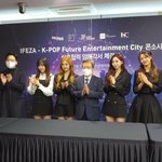 오늘자 에스파 &amp; <b>설현</b> 투샷....jpg