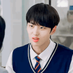 [펜타곤] 홍석이 28살에 학생<b>역할</b> 2번 하는거