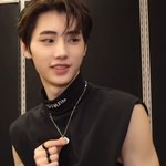 뮤뱅 스타일리스트들이 <b>성훈</b>이를 이렇게 스타일링하면...
