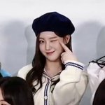 [댓글부탁해] 거리에 서서 혼자 <b>도넛</b>먹으면 개추함..??