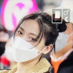 <b>신류진</b> 공항에서 영화찍네