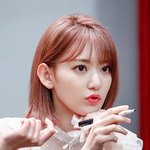 예쁜 <b>사슴</b> 눈매 가진 걸그룹 멤버