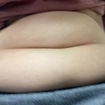 [댓글부탁해] 여자 <b>뱃살</b> 이 정도면 귀여운편인가요?