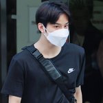 엔시티 정우 흑발이 <b>탈색</b>보다 잘어울려