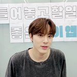제발제발 얘 누구냐