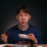 아이유 팔레트보고 조권 먹방봤는데