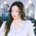 멀리서도 <b>한눈</b>에 알아볼 아우라